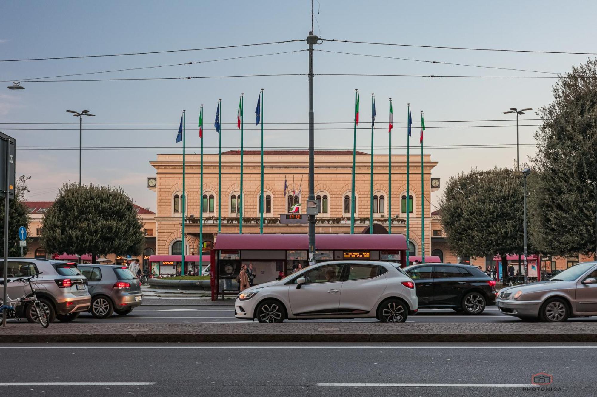 Front Station Apartment - Stazione Centrale Di Bologna Ngoại thất bức ảnh